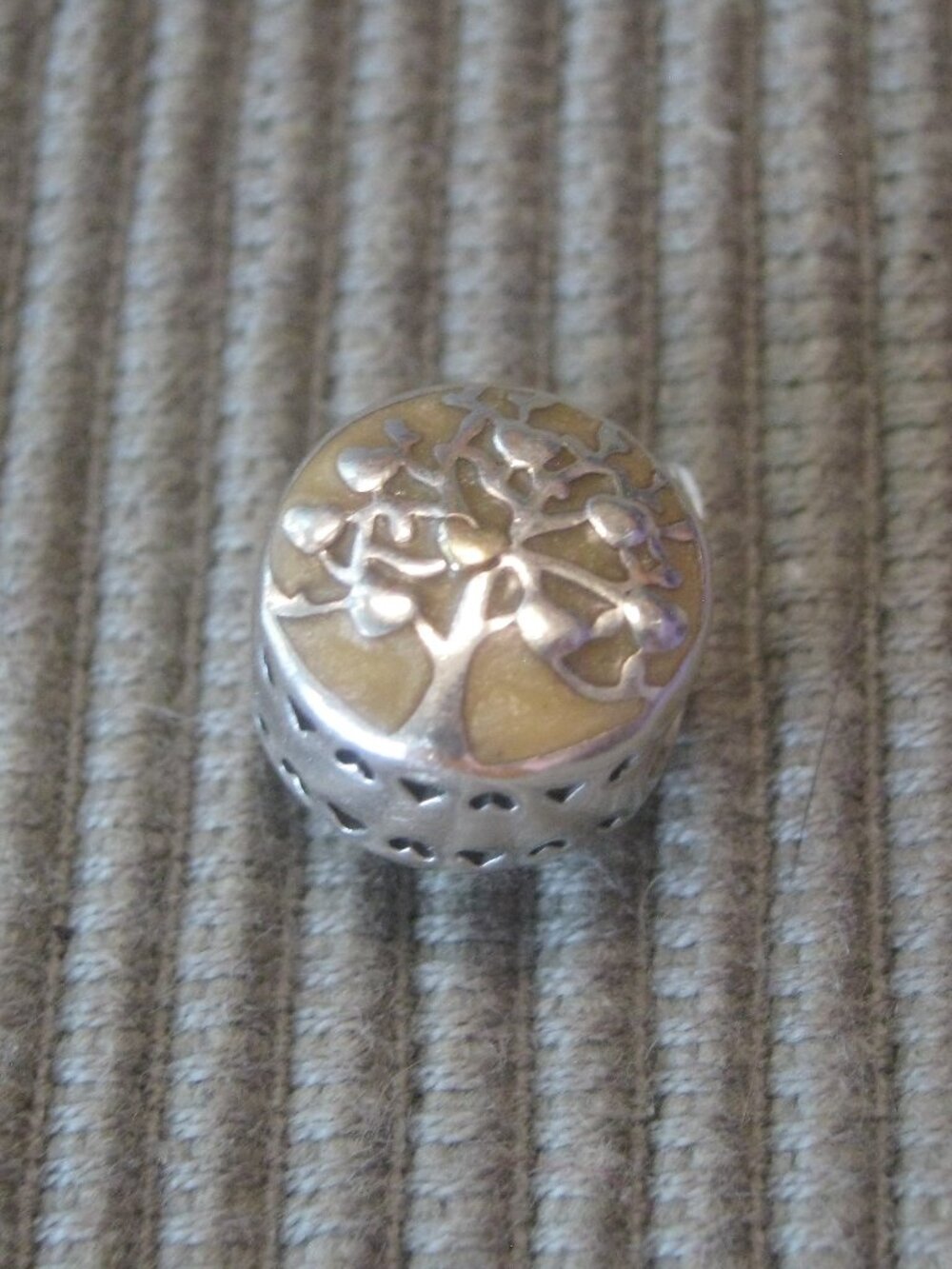PANDORA - Two Tone - 14Kt Gold & Silver - Tree of Life Hearts -  55$